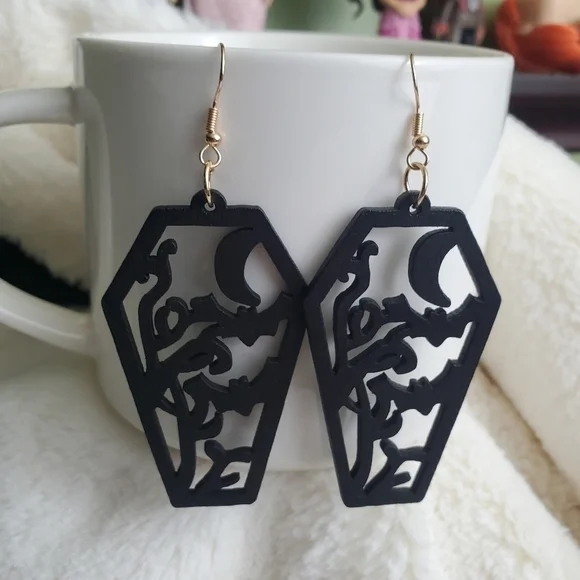 3/$15 New Black Wooden Halloween Bat Forrest Earrings - Picture 1 of 3